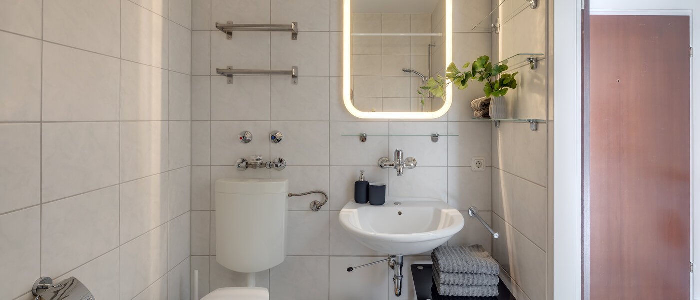 apartment München Arabellapark 02 bathroom 4263