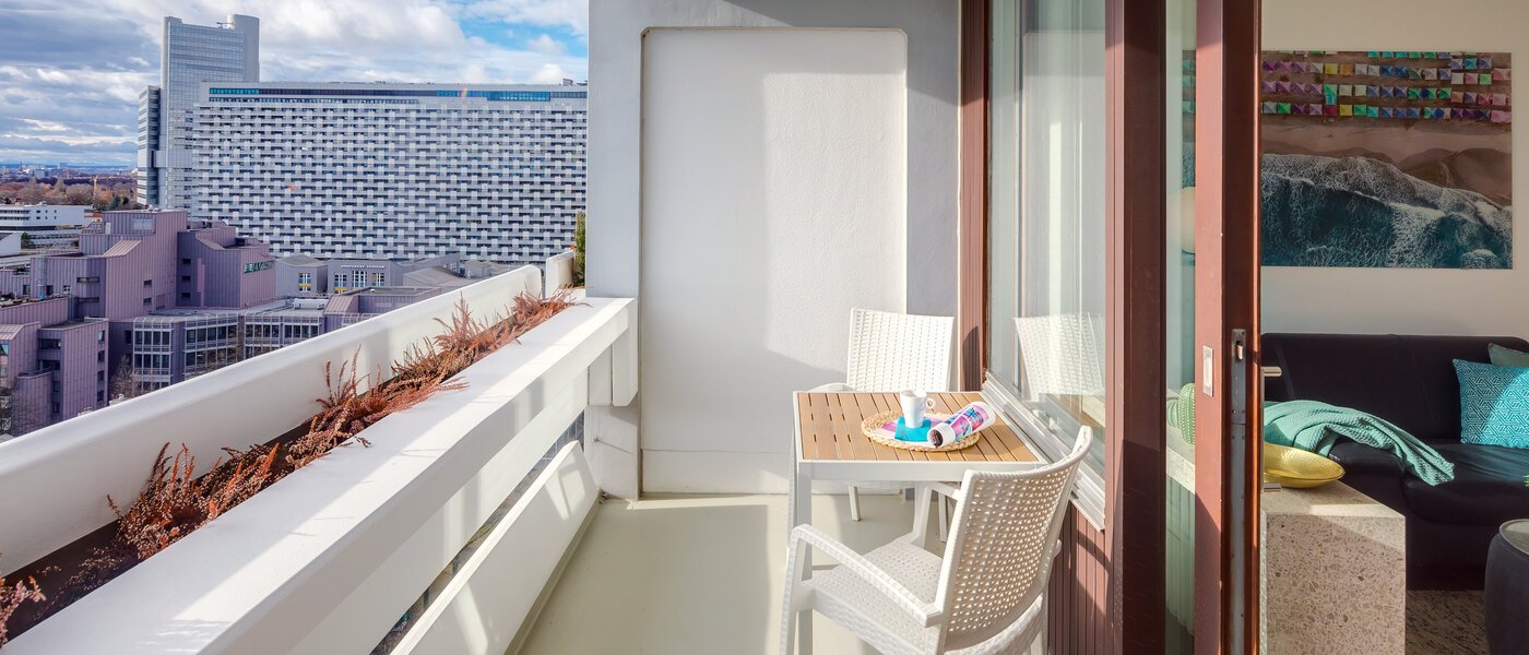 apartment München Arabellapark 01 balcony 4263