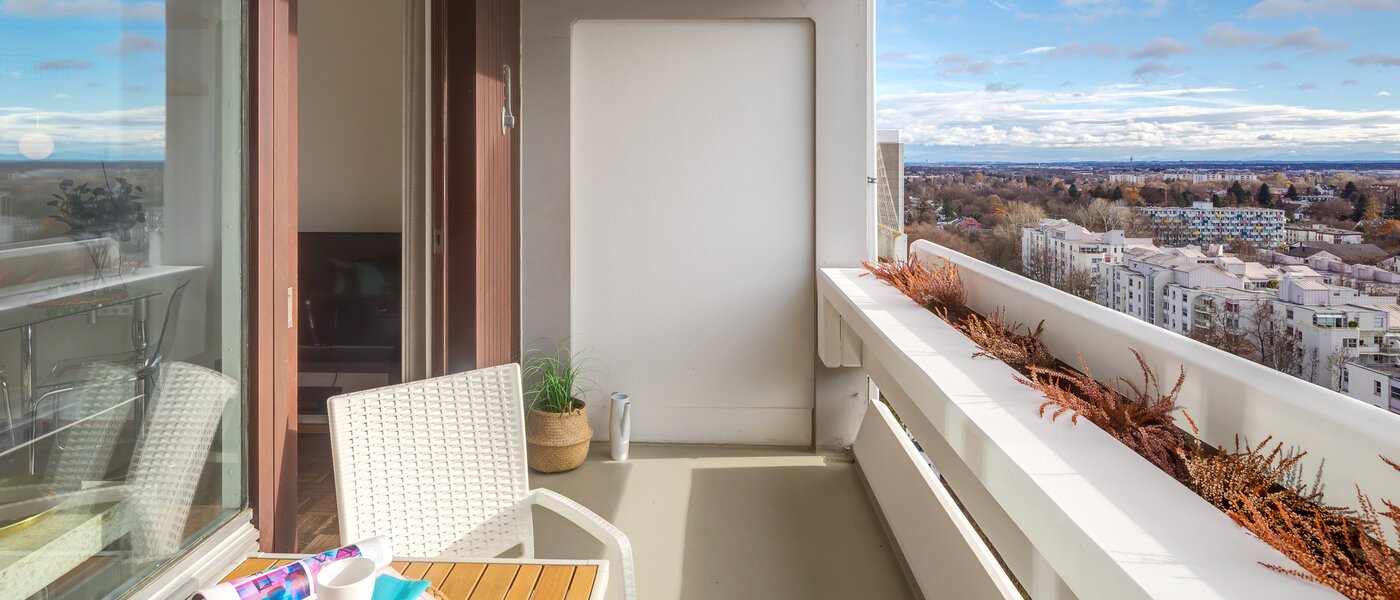 apartment München Arabellapark 02 balcony 4263