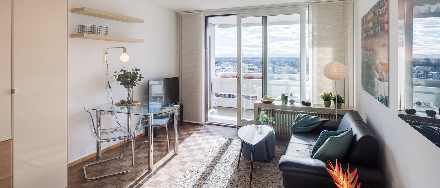 apartment München Arabellapark 02 living area 4263