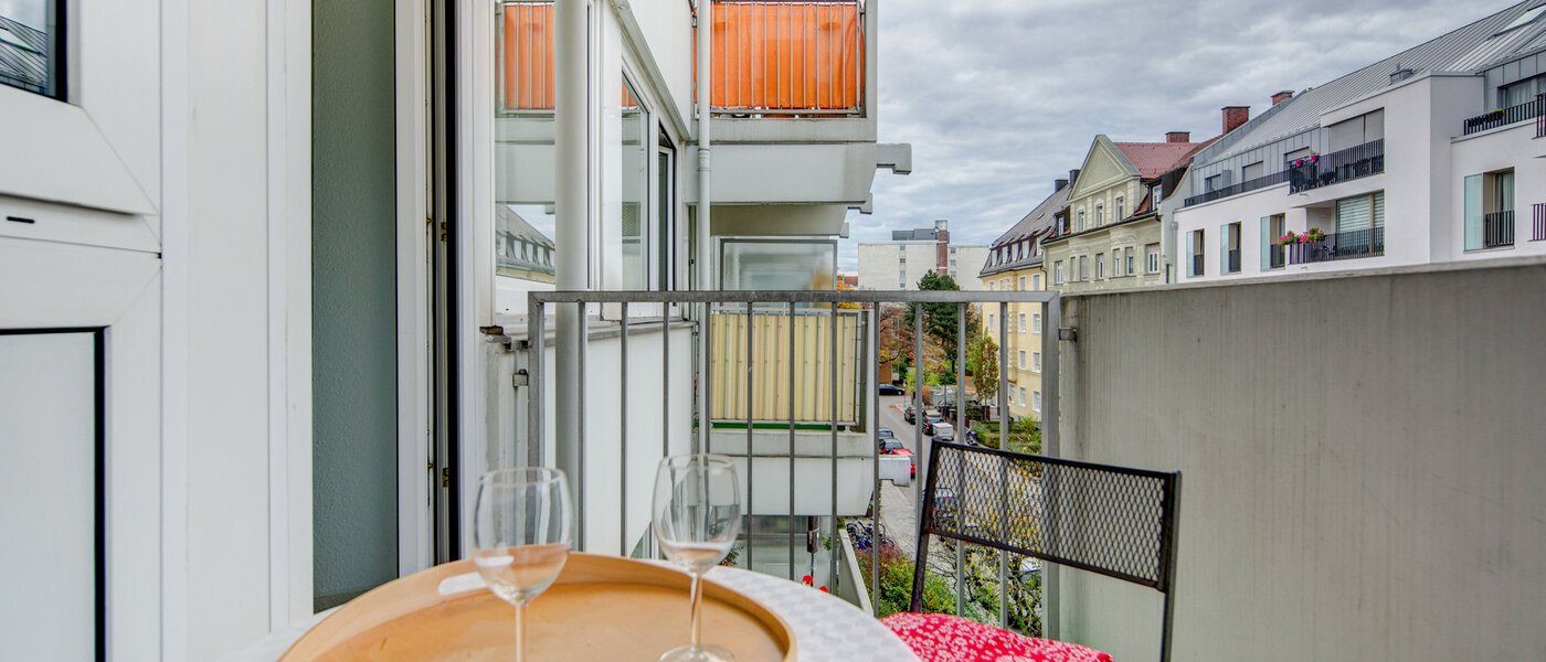 apartment München Neuhausen 01 balcony 4307