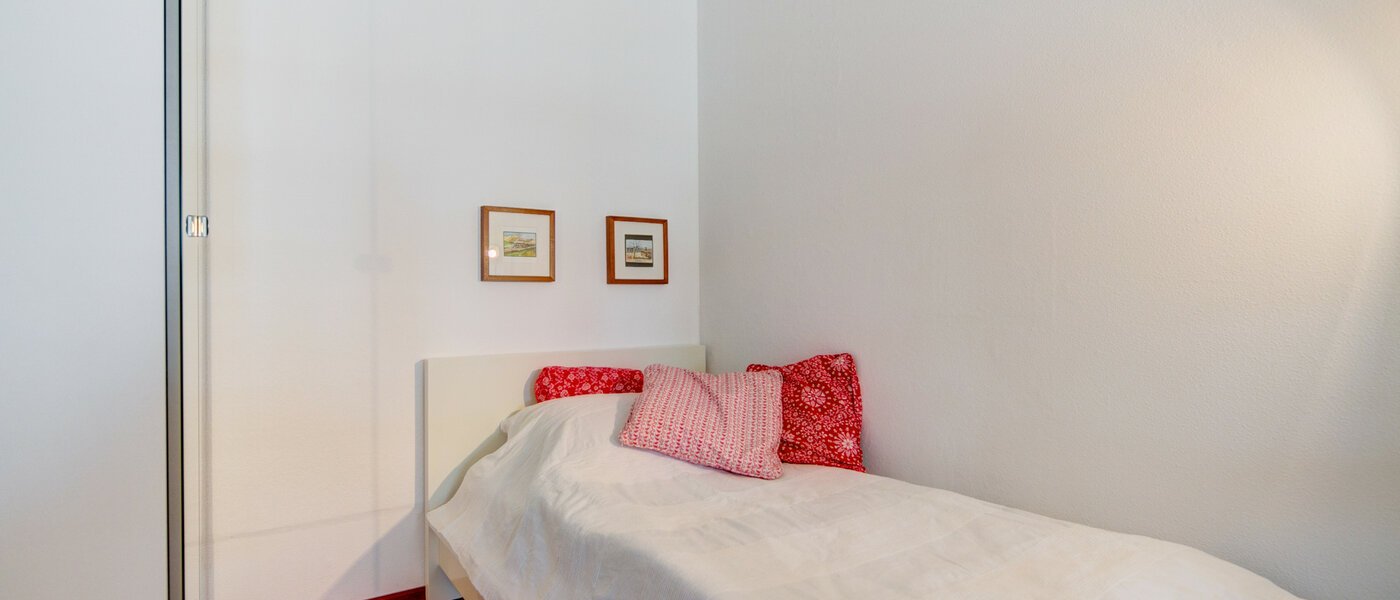 apartment München Neuhausen 01 sleeping area 4307