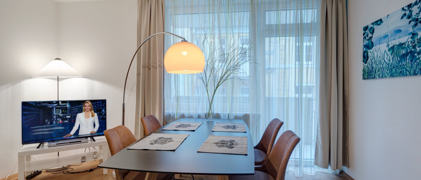 apartment München Schwabing-West (rund um den Hohenzollernplatz) 04 living area 4311