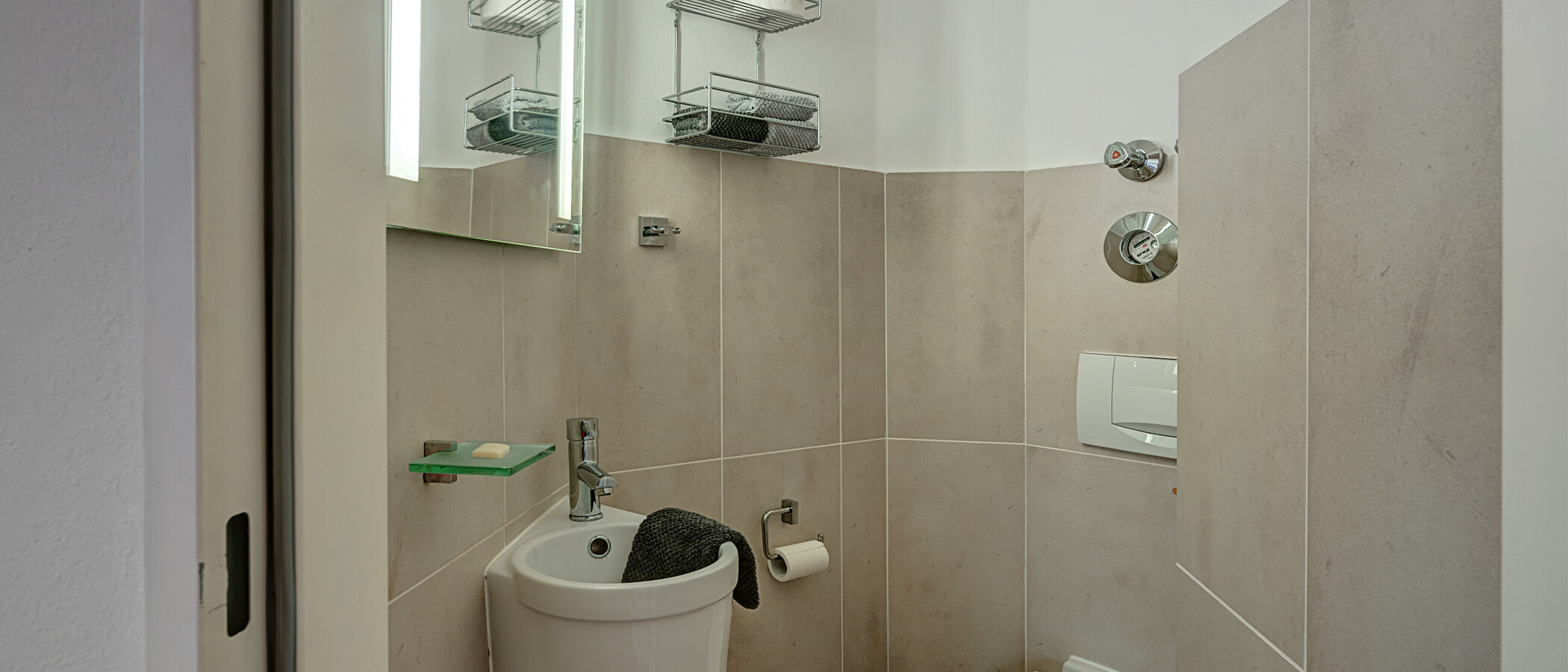 apartment München Schwabing (rechts der Leopoldstraße) 01 separate toilet 4338