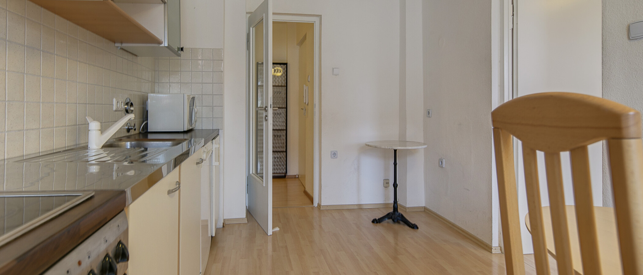 attic apartment München Schwabing (links der Leopoldstraße) 03 kitchen 4340