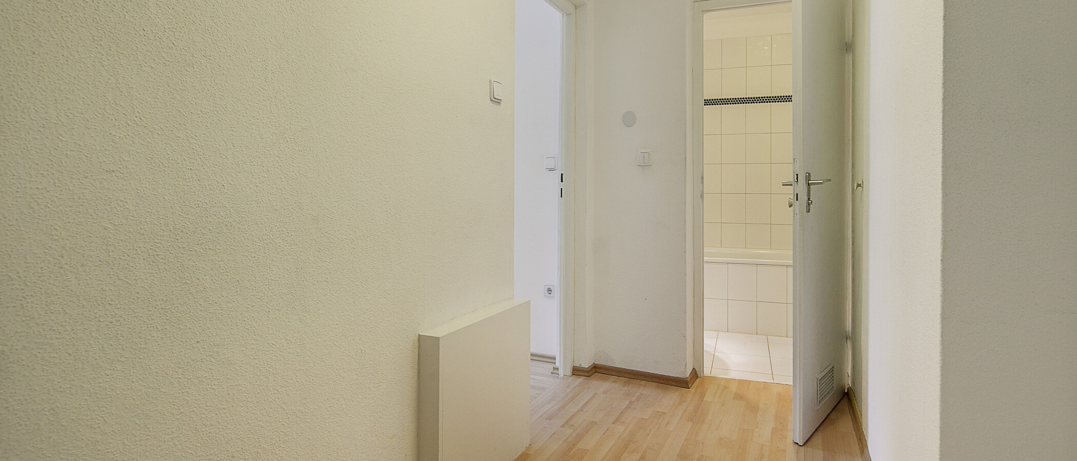 attic apartment München Schwabing (links der Leopoldstraße) 01 hall 4340