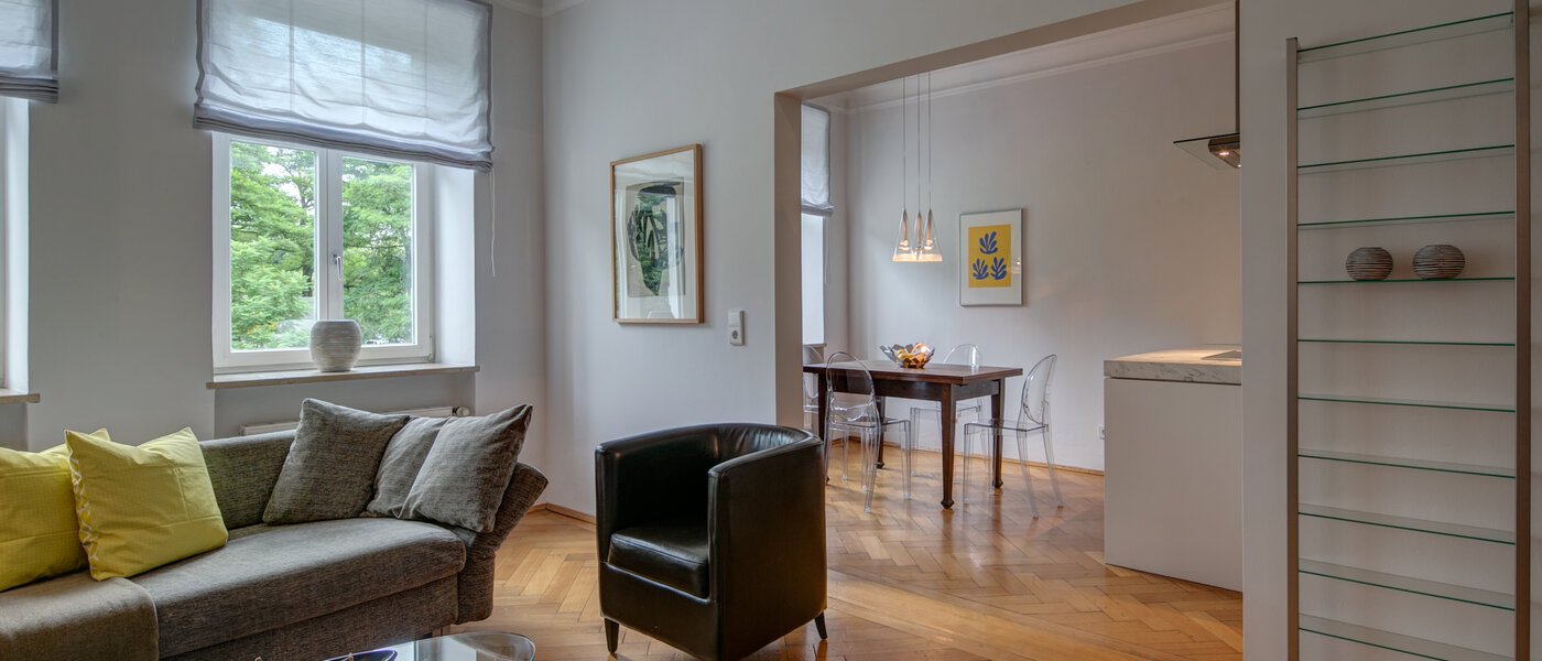 apartment München Gärtnerplatzviertel 02 living room 4368