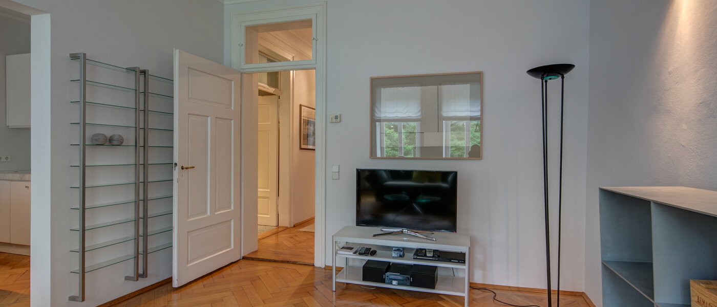 apartment München Gärtnerplatzviertel 03 living room 4368