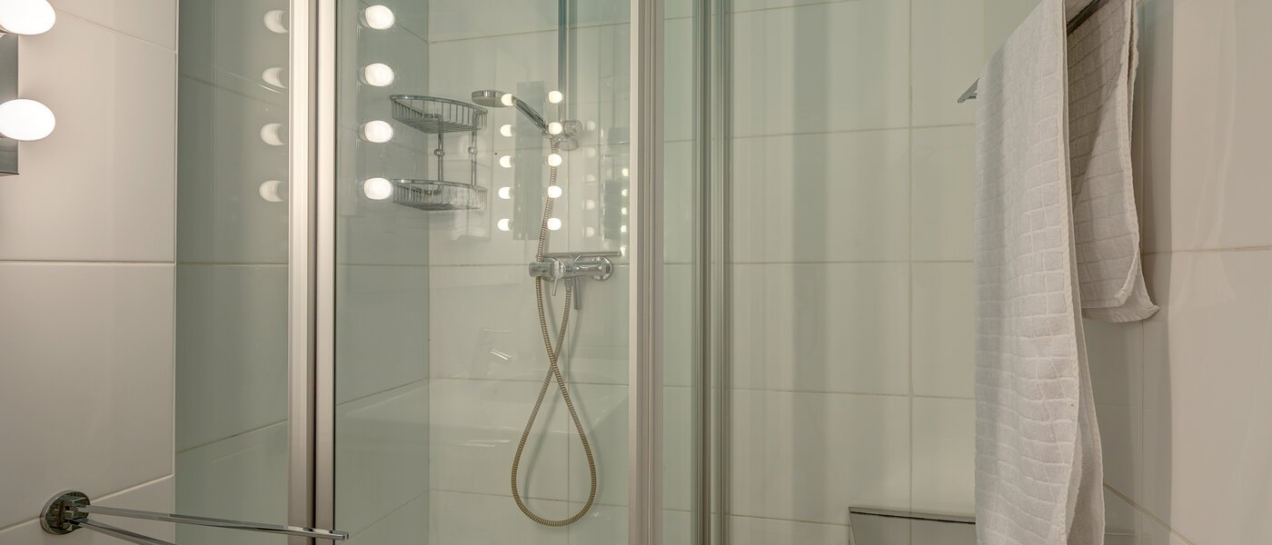 apartment München Maxvorstadt - Rund um den Josephplatz 02 bathroom 4385