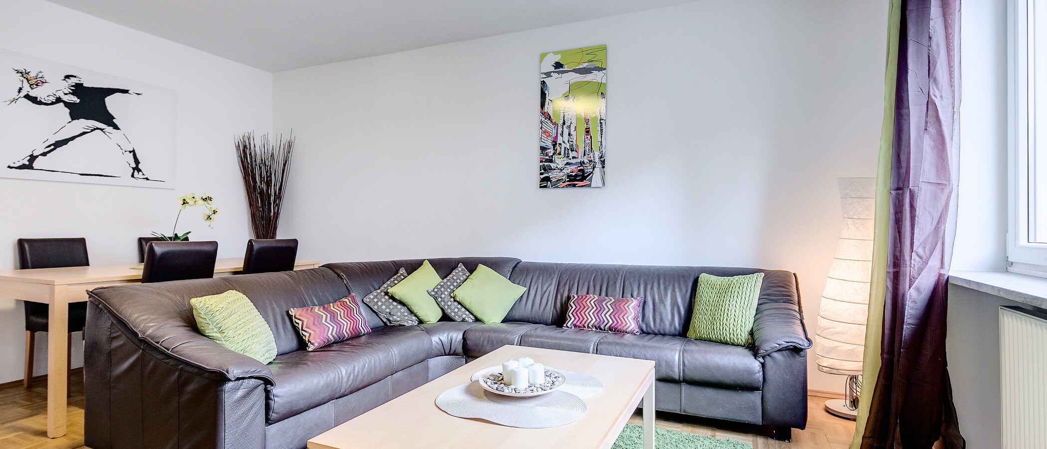 apartment München Schwabing-Georgenschwaige 01 living room 4416