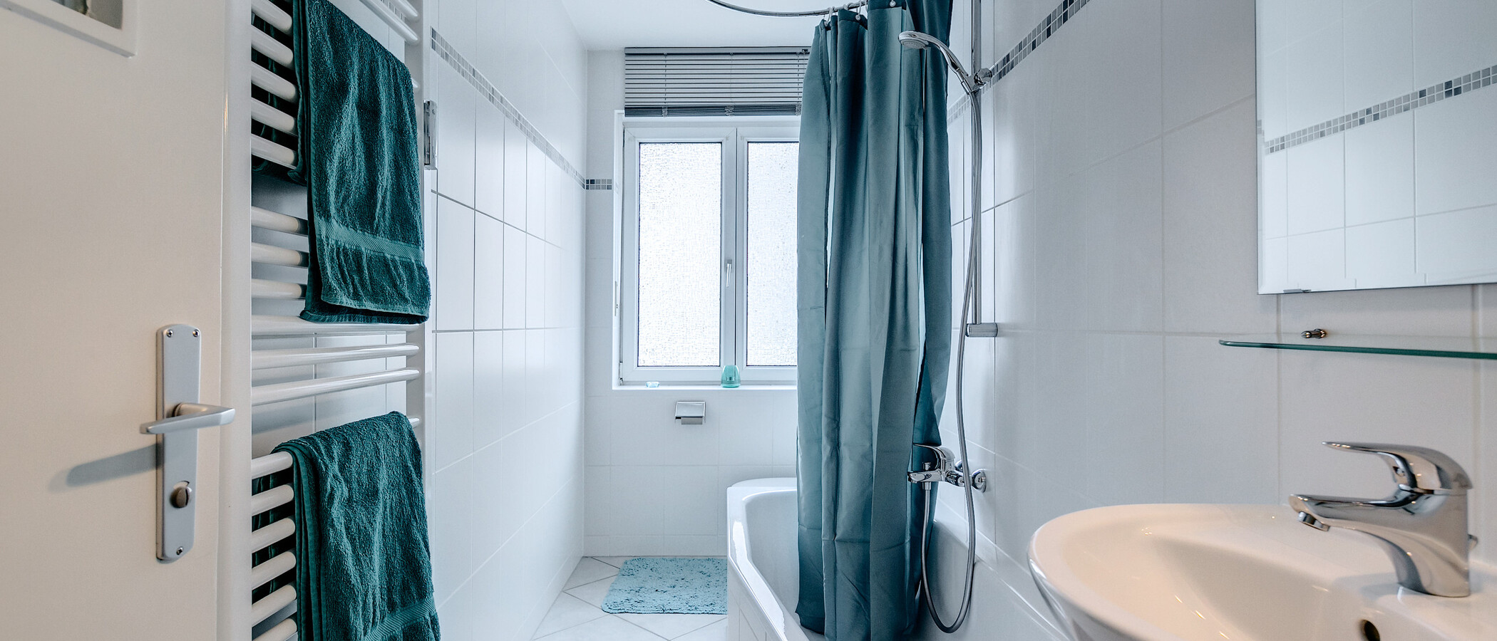 apartment München Schwabing-Georgenschwaige 01 bathroom 4416