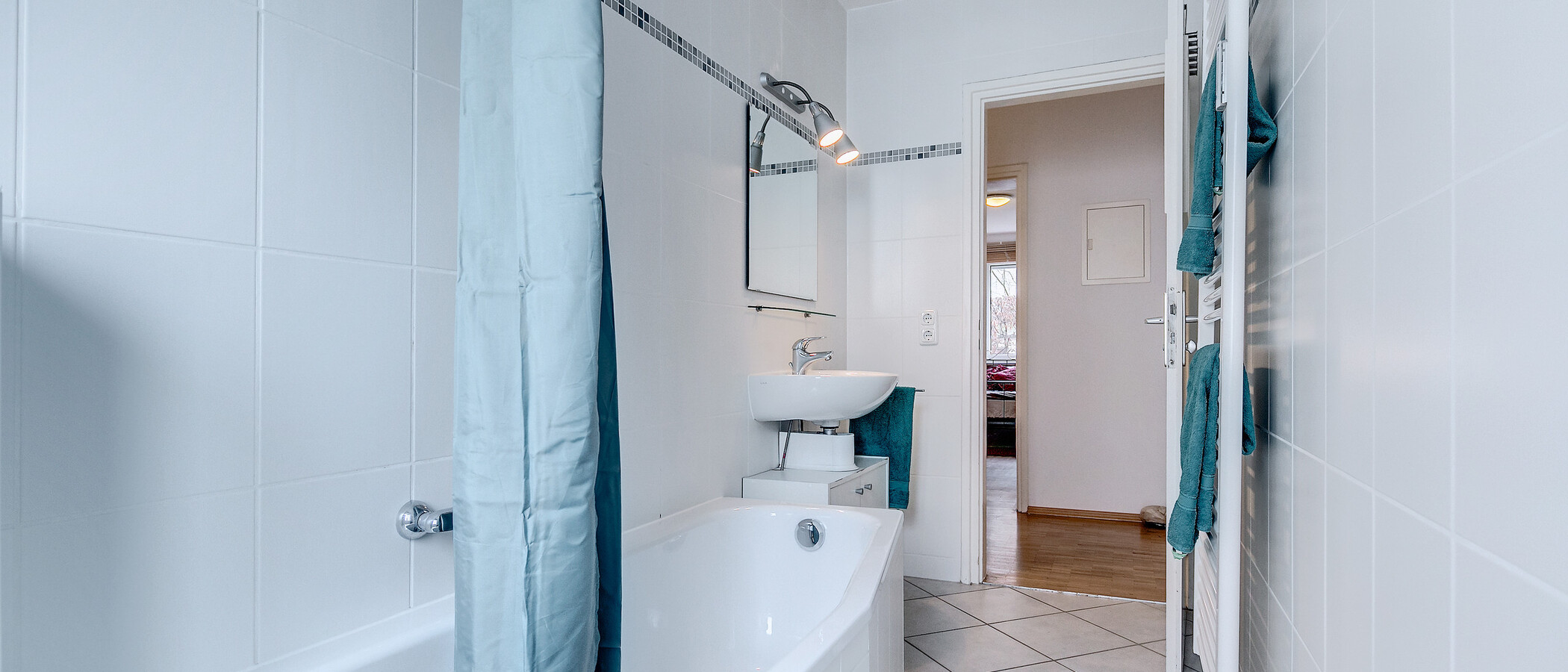 apartment München Schwabing-Georgenschwaige 02 bathroom 4416