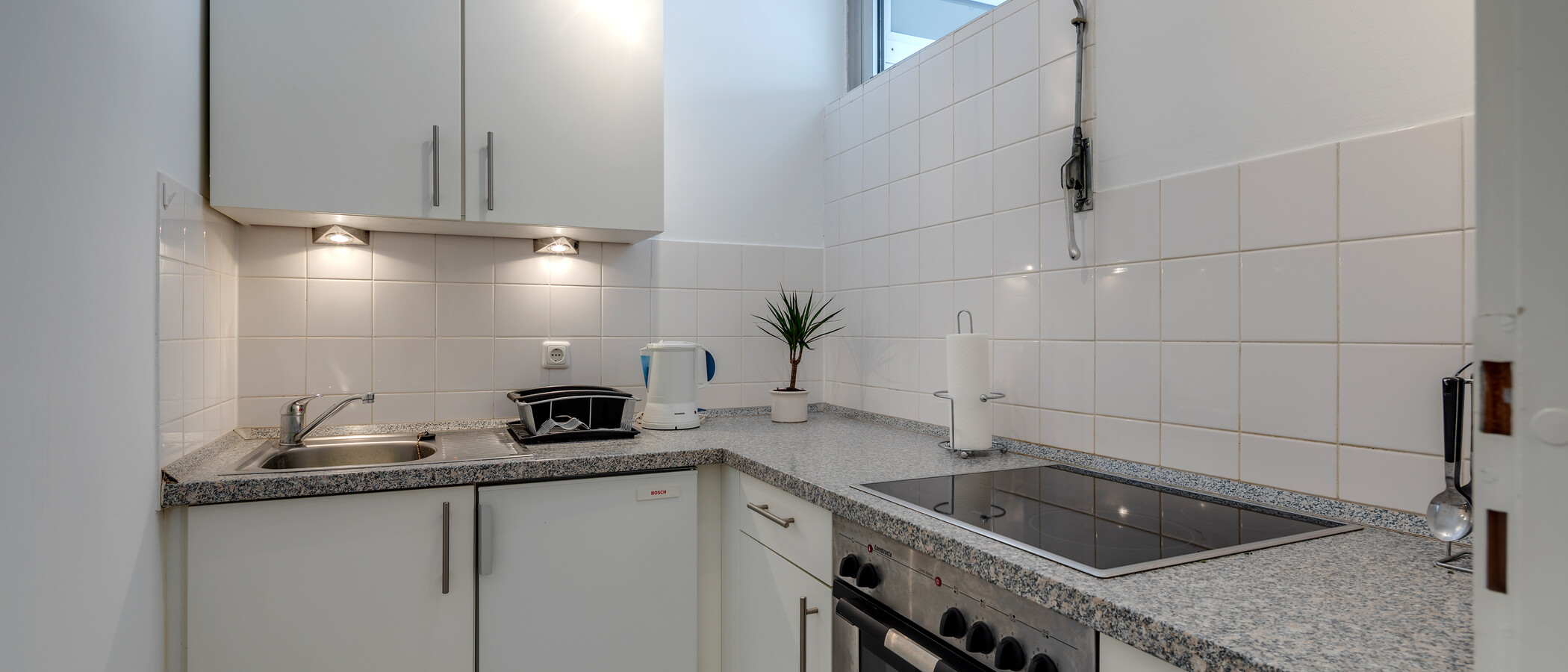 apartment München Schwabing-Nord (zw. Leopoldstraße & Englischen Garten) 01 kitchen 4452