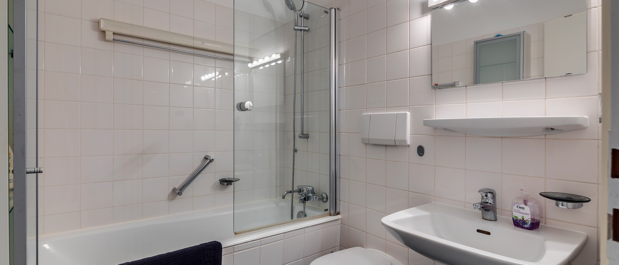 apartment München Schwabing-Nord (zw. Leopoldstraße & Englischen Garten) 01 bathroom 4452