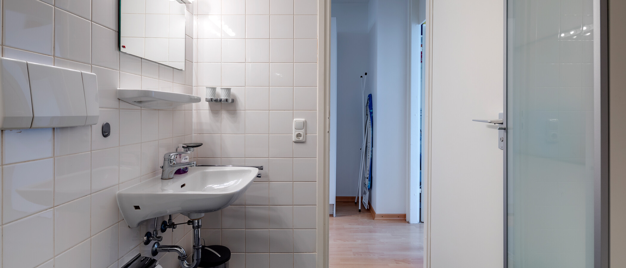 apartment München Schwabing-Nord (zw. Leopoldstraße & Englischen Garten) 02 bathroom 4452
