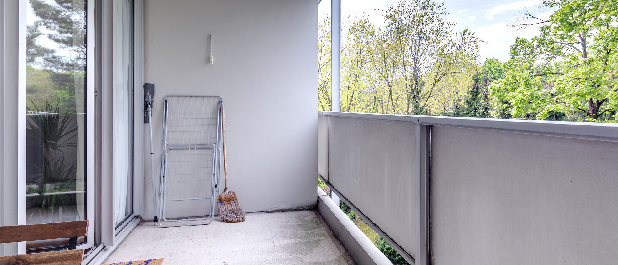 apartment München Schwabing-Nord (zw. Leopoldstraße & Englischen Garten) 02 balcony 4452