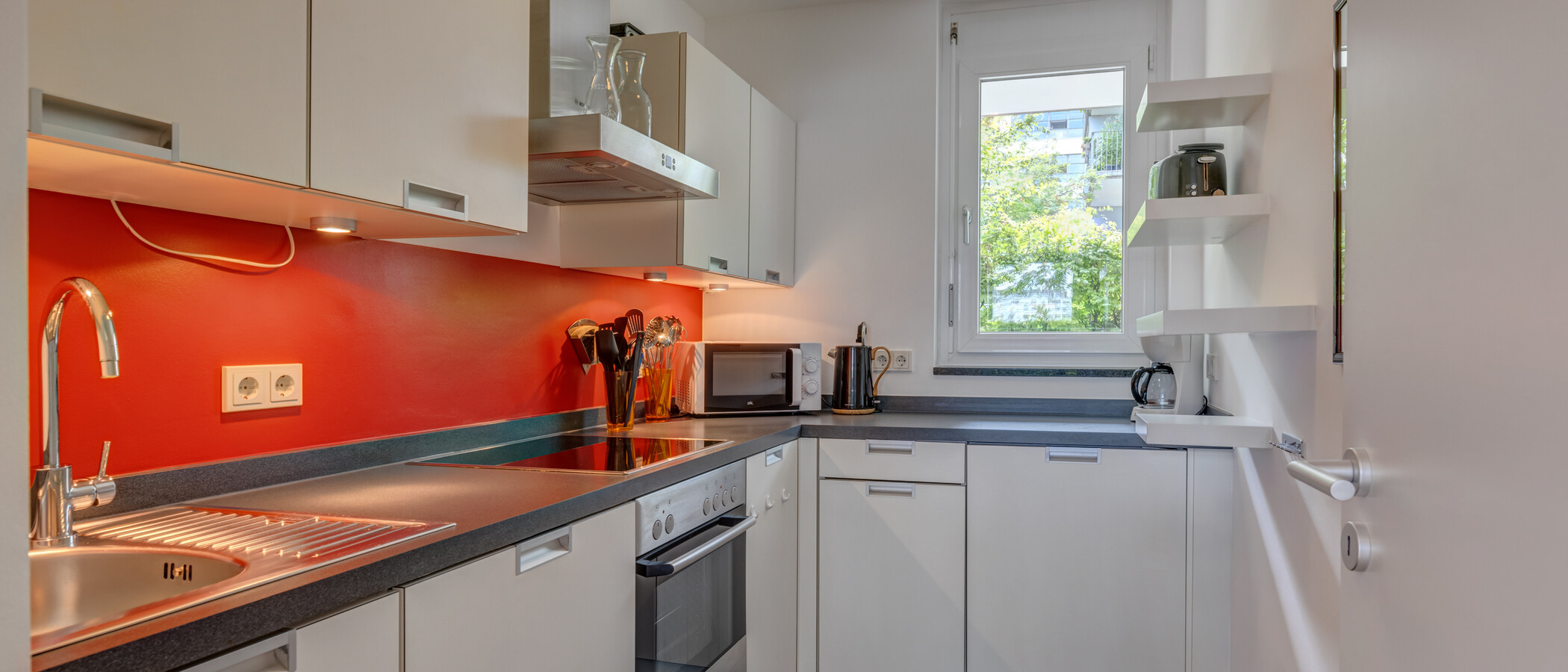 apartment with garden 	 München Schwanthalerhöhe 01 kitchen 4454