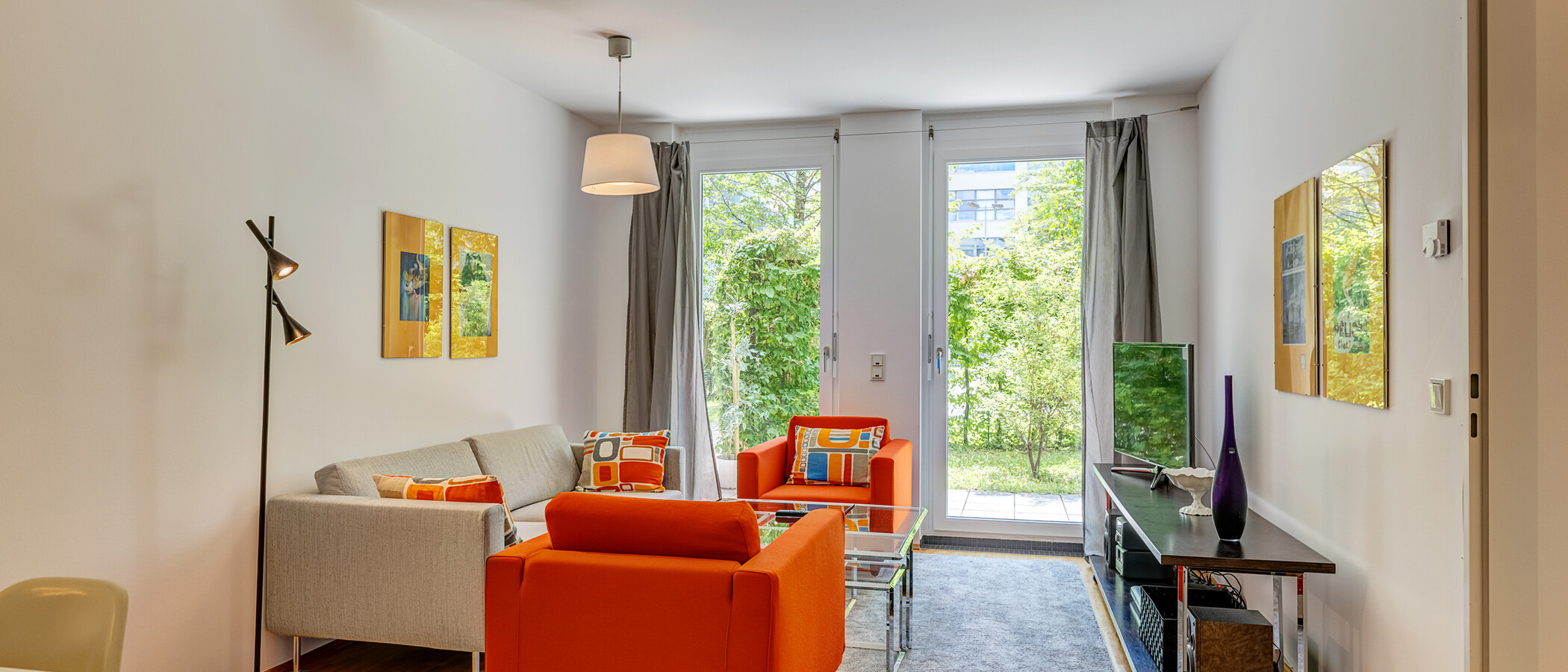 apartment with garden 	 München Schwanthalerhöhe 01 living area 4454