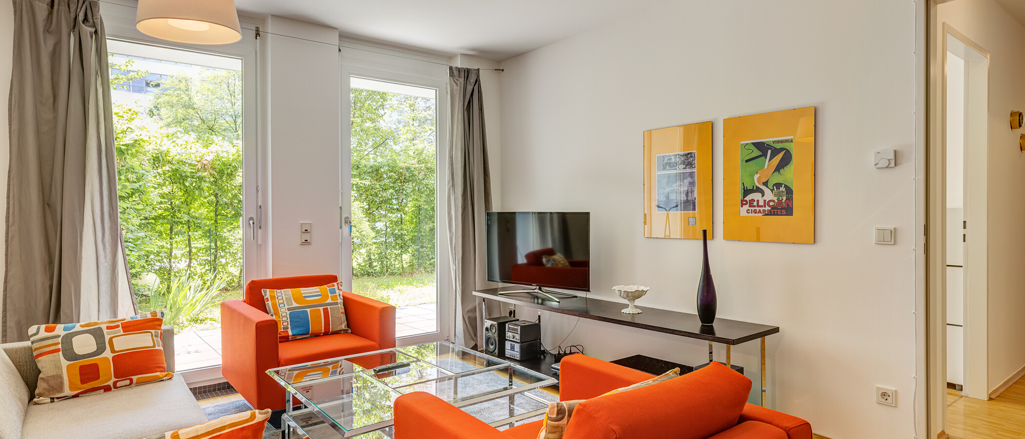 apartment with garden 	 München Schwanthalerhöhe 02 living area 4454