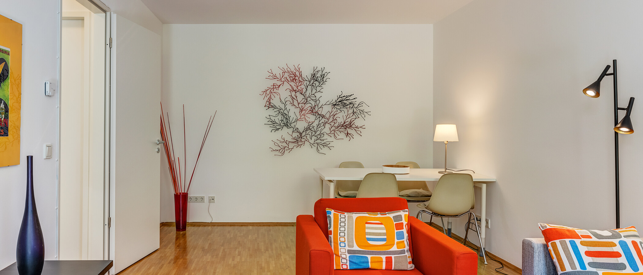 apartment with garden 	 München Schwanthalerhöhe 03 living area 4454