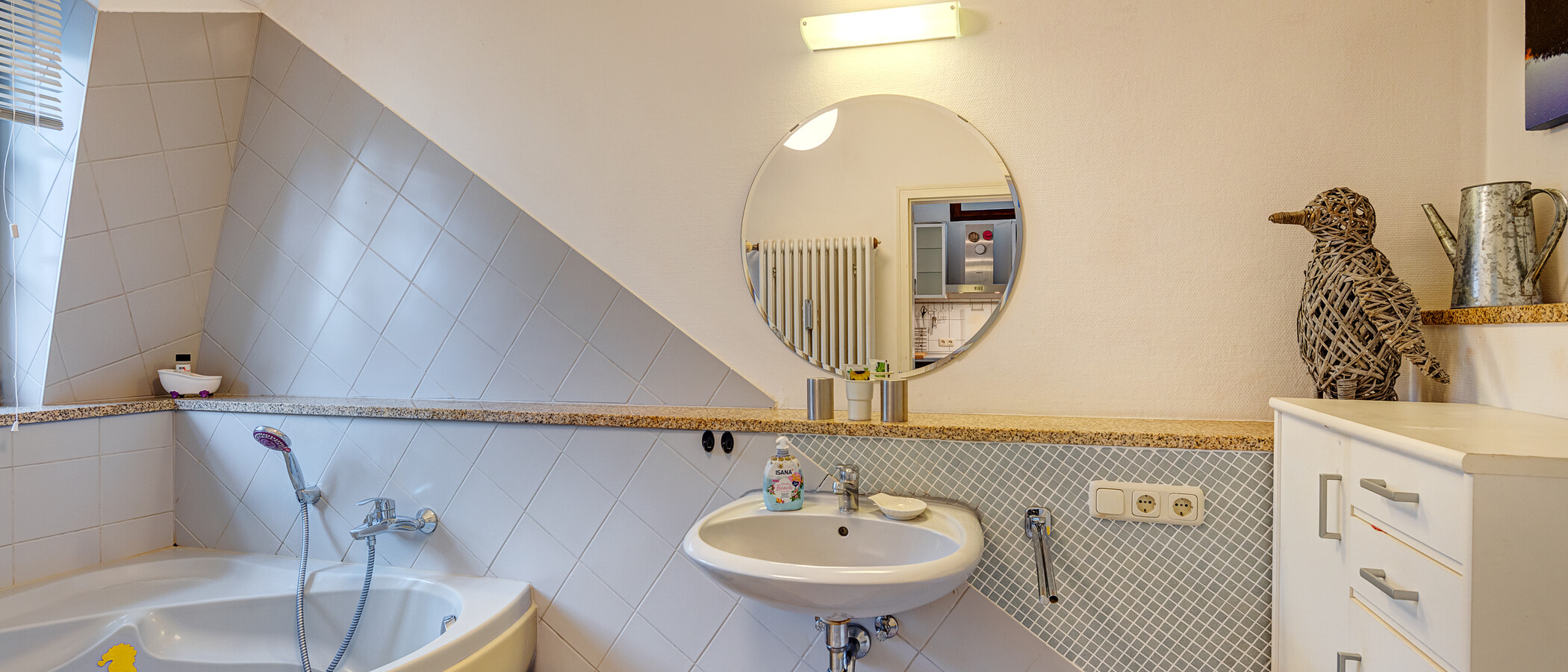 attic apartment München Giesing 02 bathroom 4477