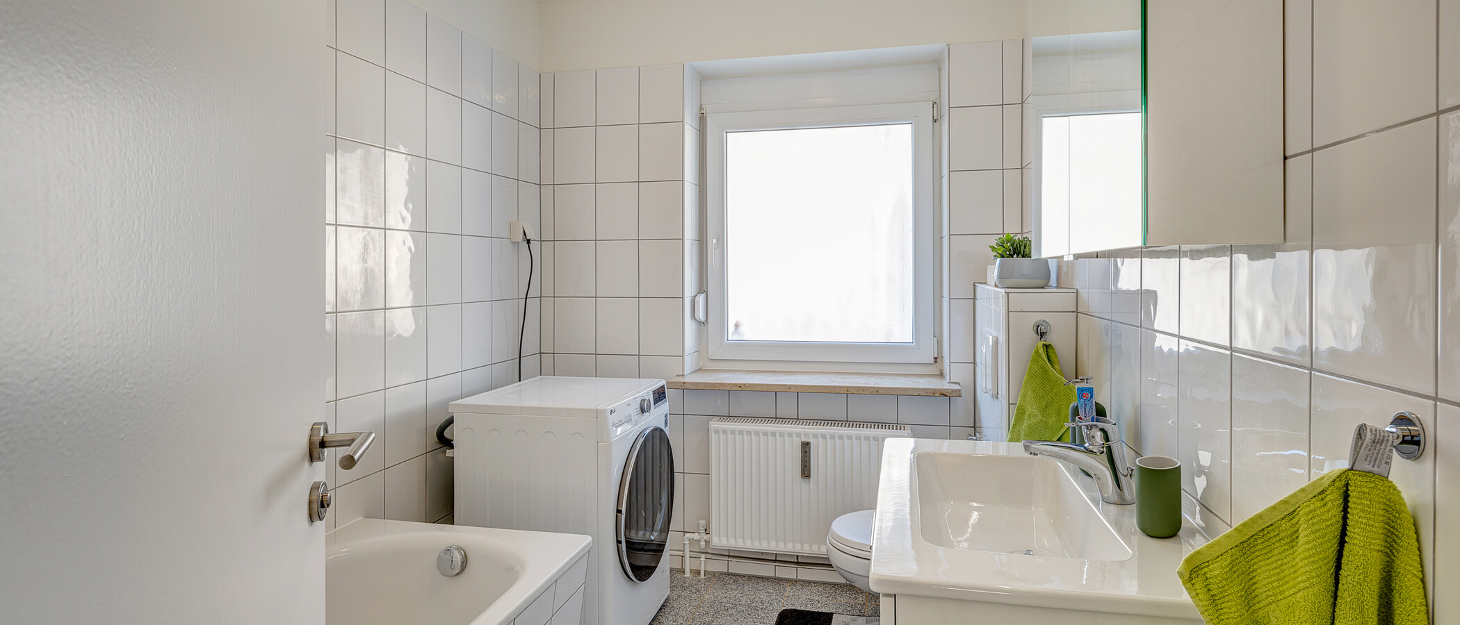 apartment München Ramersdorf 01 bathroom 4502