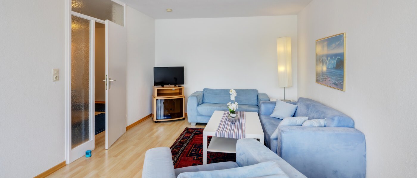 apartment München Neuperlach 03 living area 4521