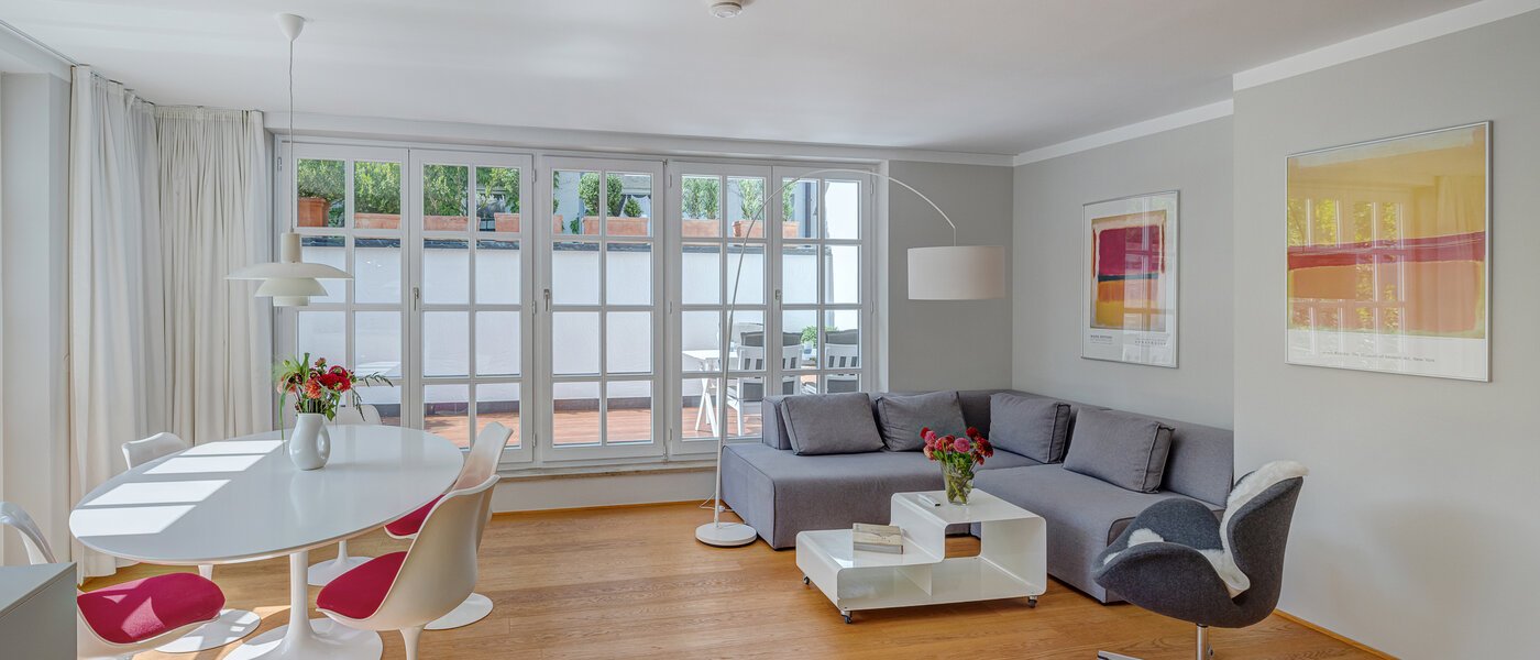 townhouse München Gärtnerplatzviertel 02 living area 4545