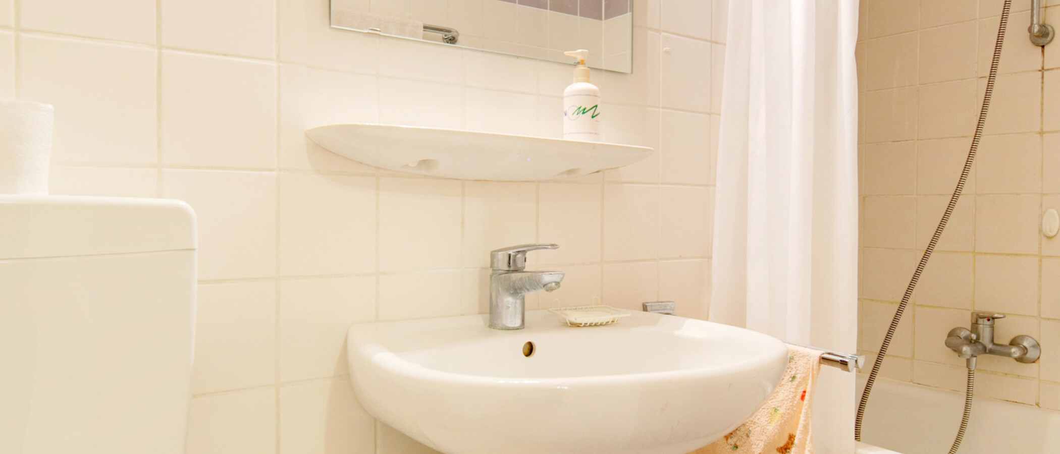 apartment München Schwabing-West 01 bathroom 4617