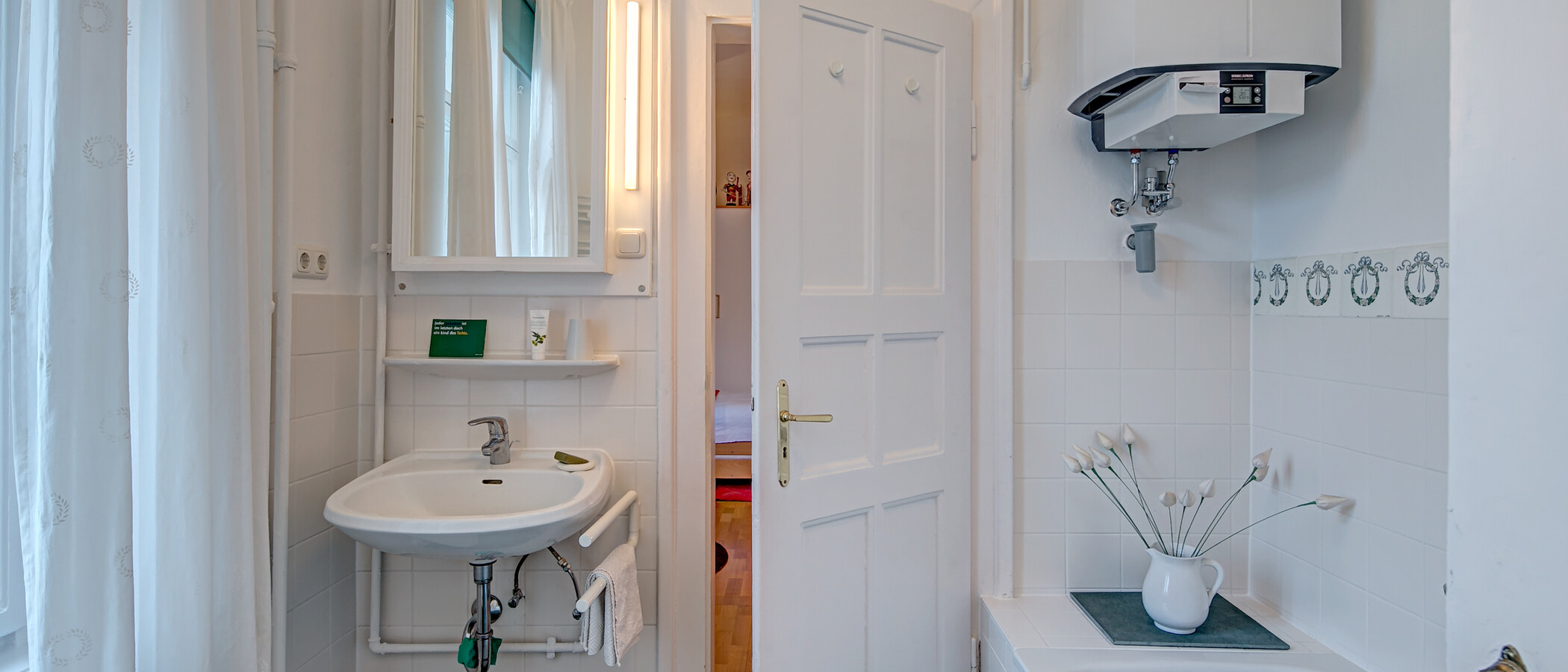 apartment München Schwabing (links der Leopoldstraße) 01 bathroom 4661