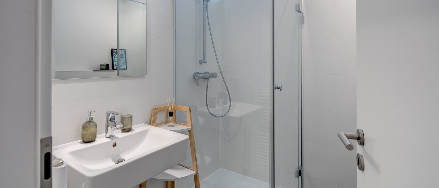 apartment München Nymphenburg-Gern 02 bathroom 4670