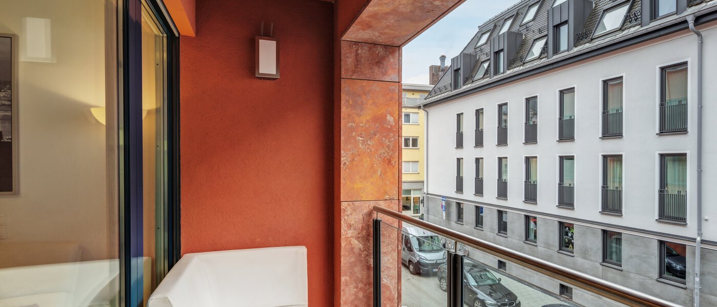 apartment München Schwabing (rechts der Leopoldstraße) 01 balcony 4720