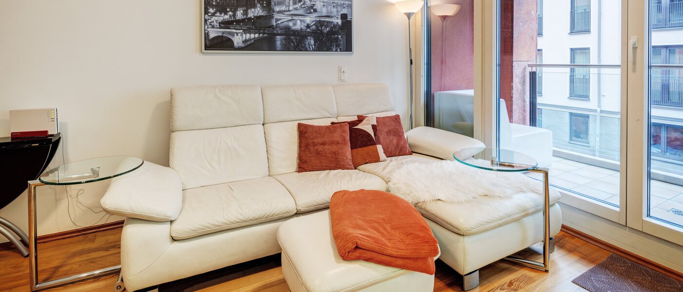 apartment München Schwabing (rechts der Leopoldstraße) 02 living area 4720