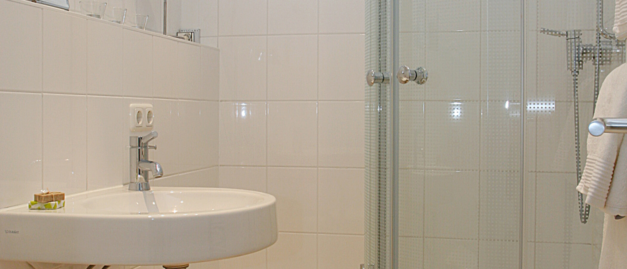 roof terrace apartment München Westend 01 bathroom 4763