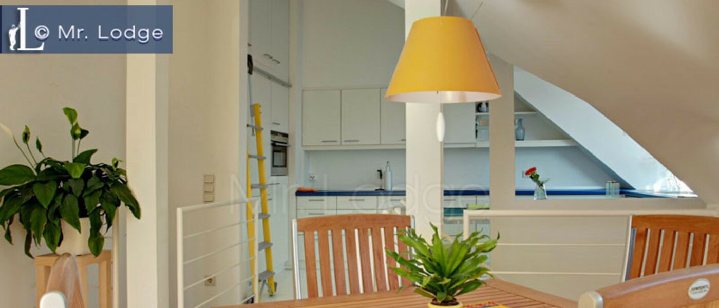 attic apartment München Maxvorstadt - Rund um den Josephplatz 02 dining 4768