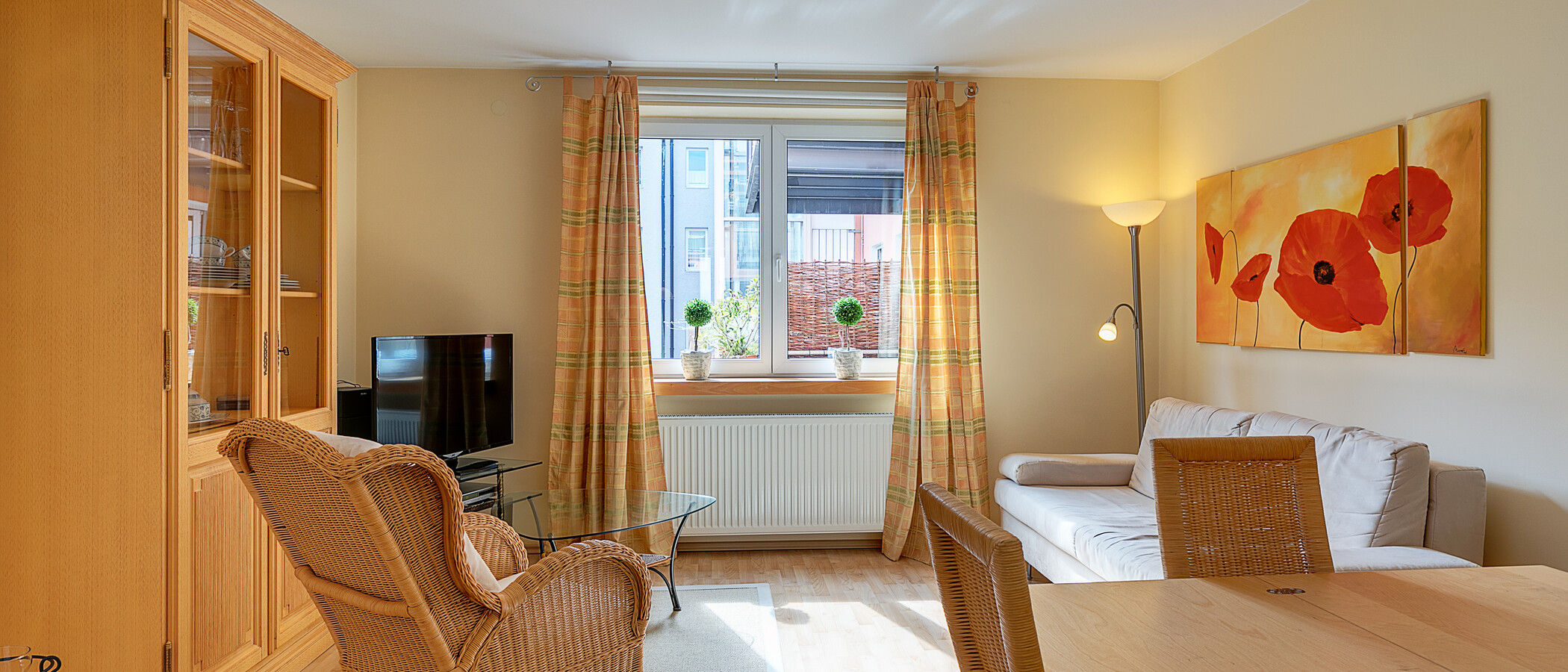 apartment München Schwabing-West (rund um den Hohenzollernplatz) 01 living area 4783