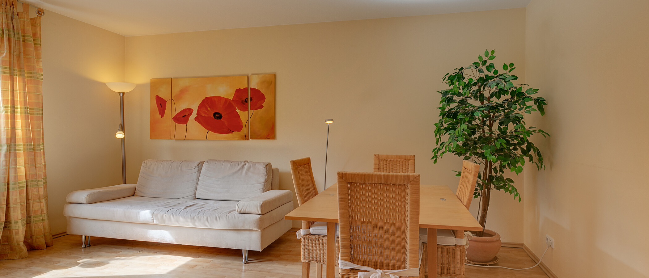 apartment München Schwabing-West (rund um den Hohenzollernplatz) 02 living area 4783
