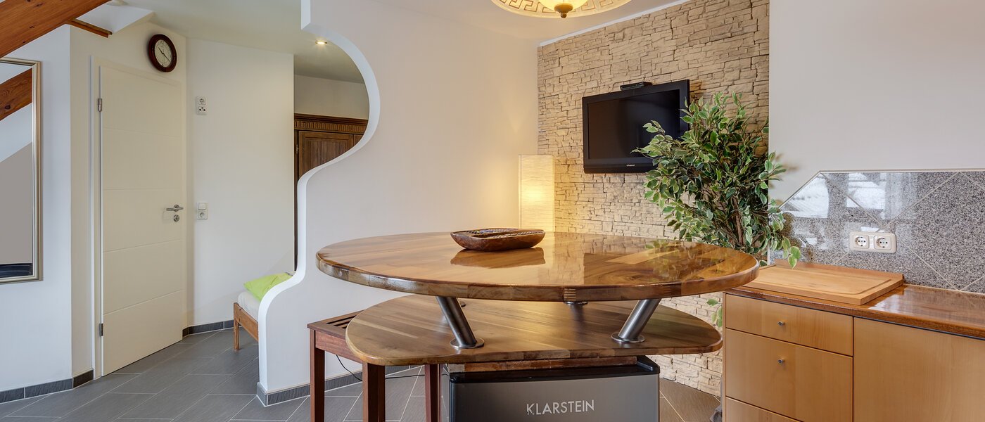 attic apartment Unterföhring 02 living area 4788