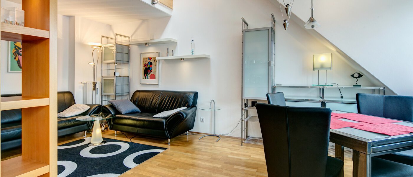 attic apartment München Neuhausen 03 living room 4811