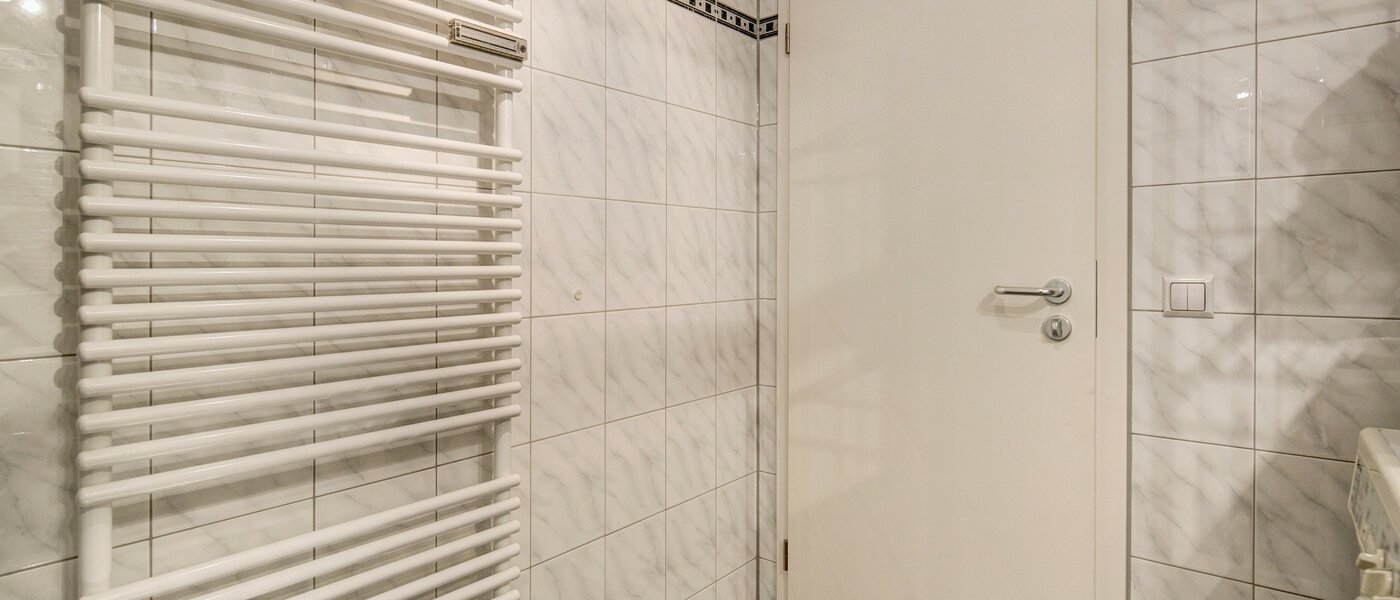 attic apartment München Neuhausen 04 bathroom 4811