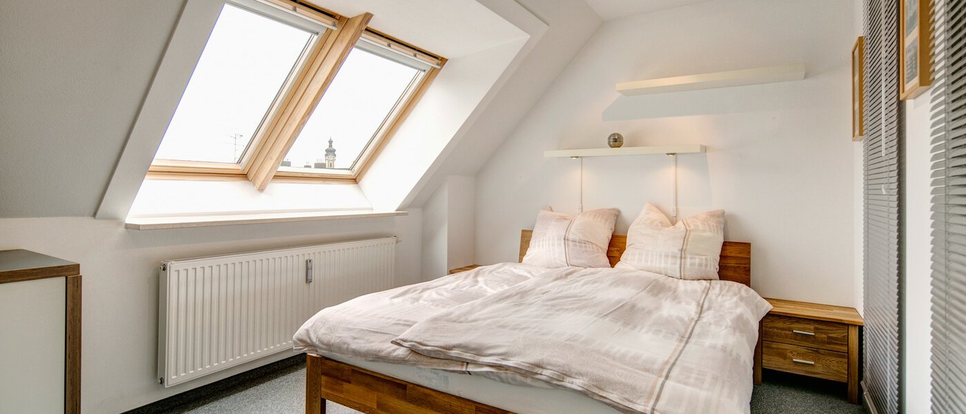 attic apartment München Neuhausen 01 sleeping area 4811