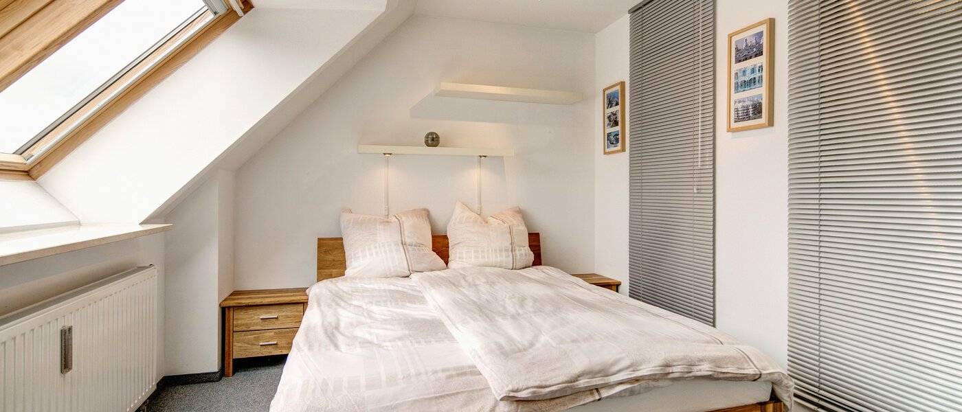 attic apartment München Neuhausen 02 sleeping area 4811