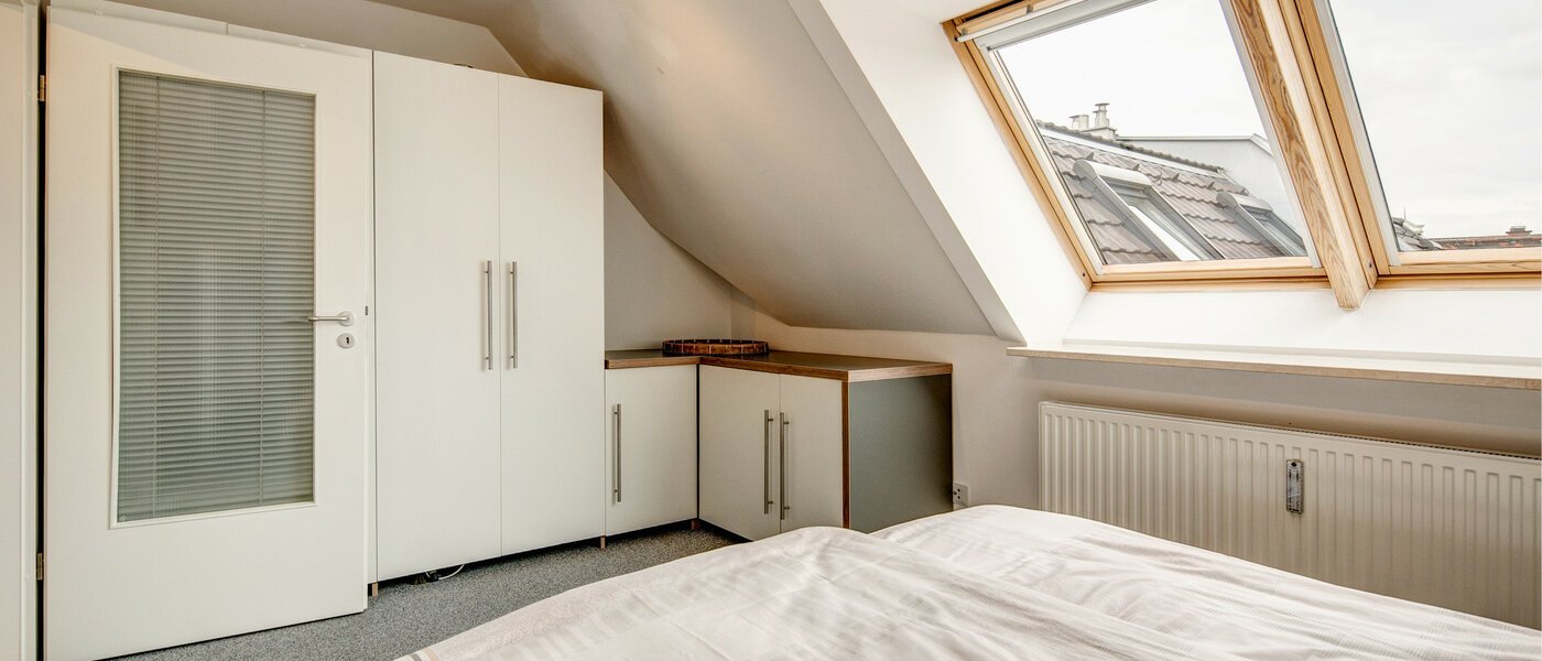 attic apartment München Neuhausen 04 sleeping area 4811
