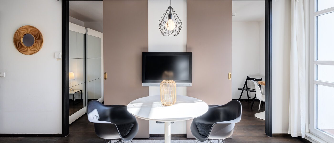 apartment München Schwabing-West (rund um den Bonner Platz) 03 living area 4836