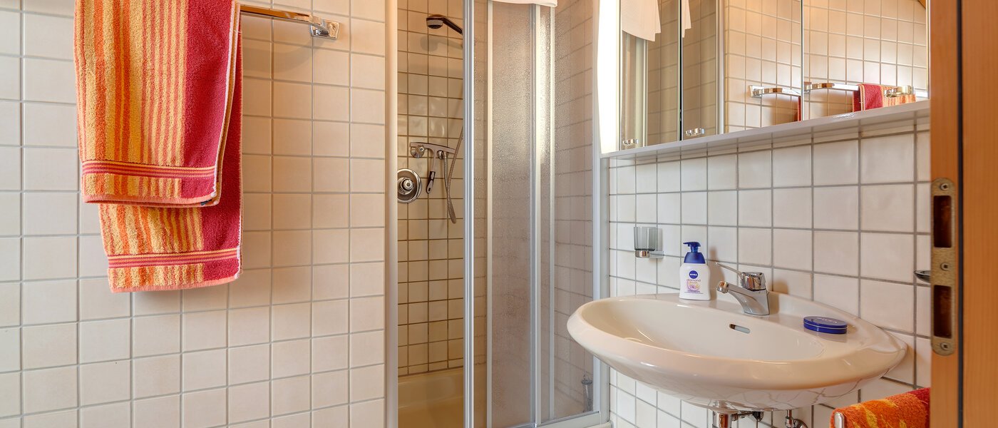 apartment München Berg am Laim 01 bathroom 4877