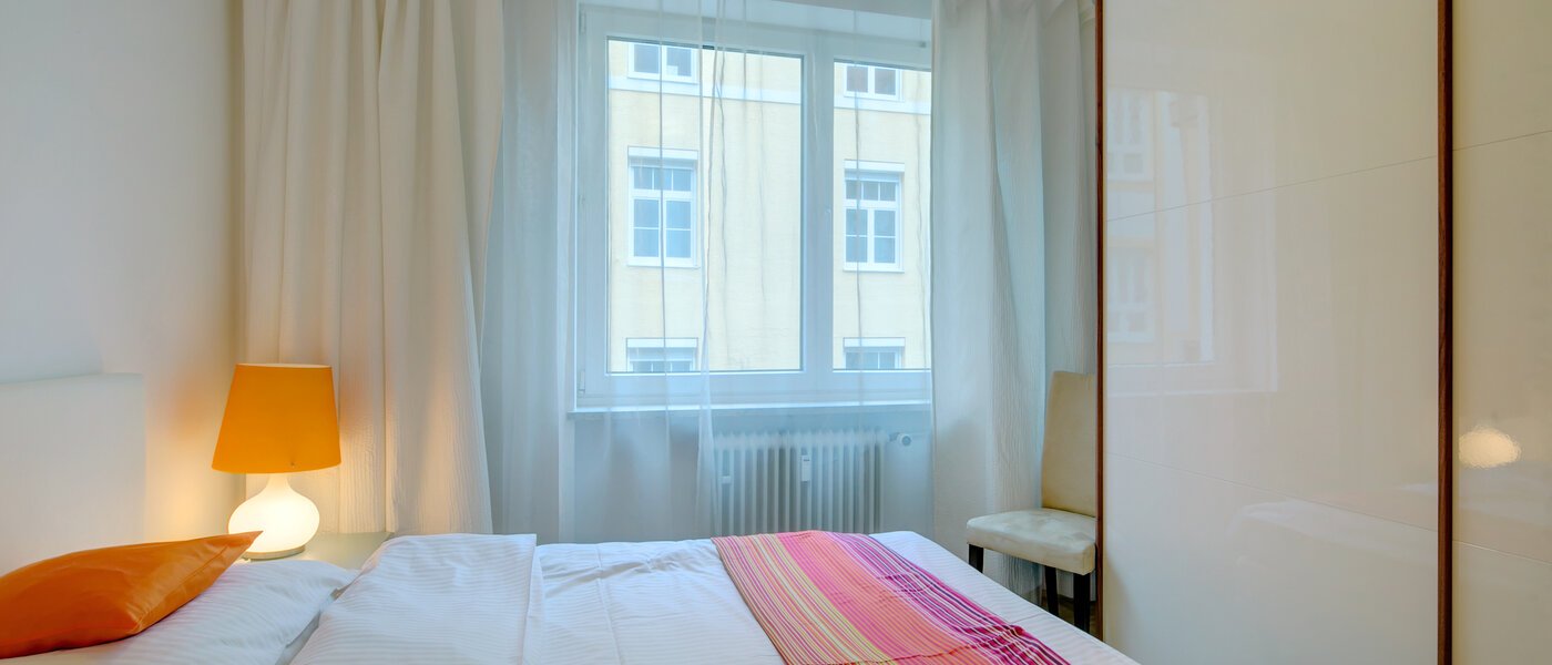 apartment München Schwabing-West (rund um den Hohenzollernplatz) 02 sleeping area 4890