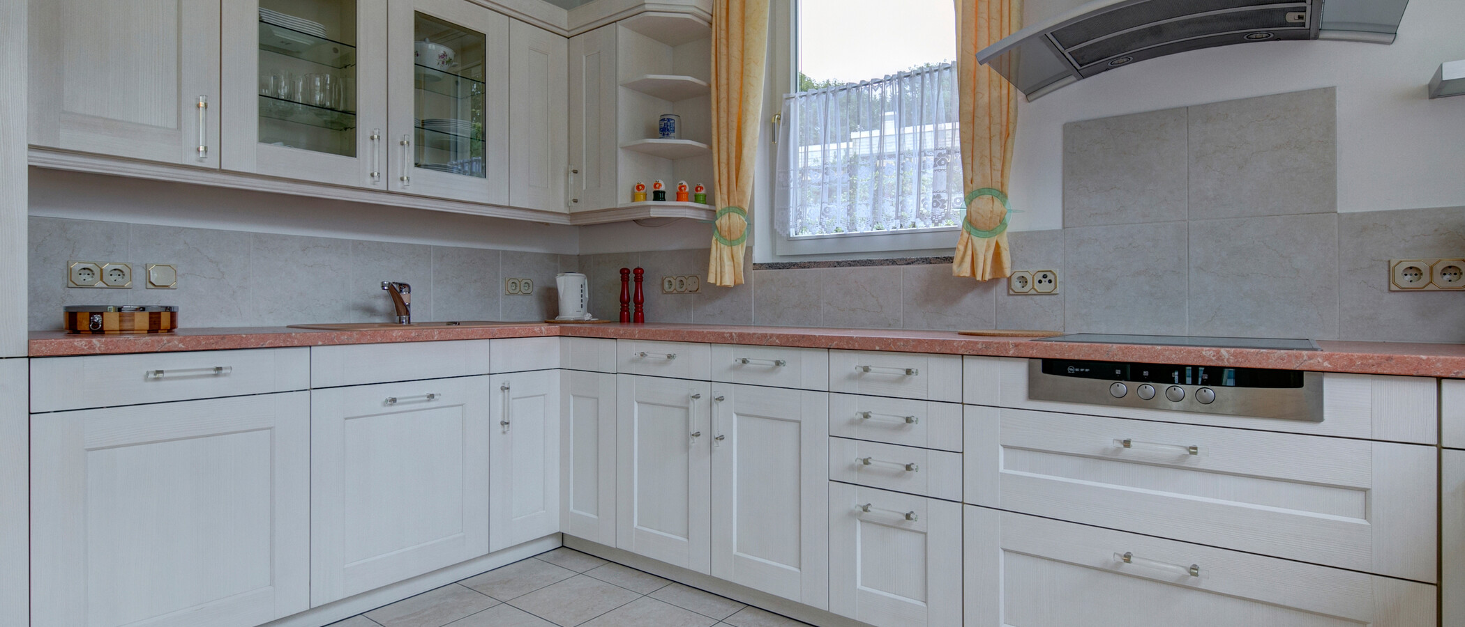apartment München Schwabing - Alte Heide 04 kitchen 4893