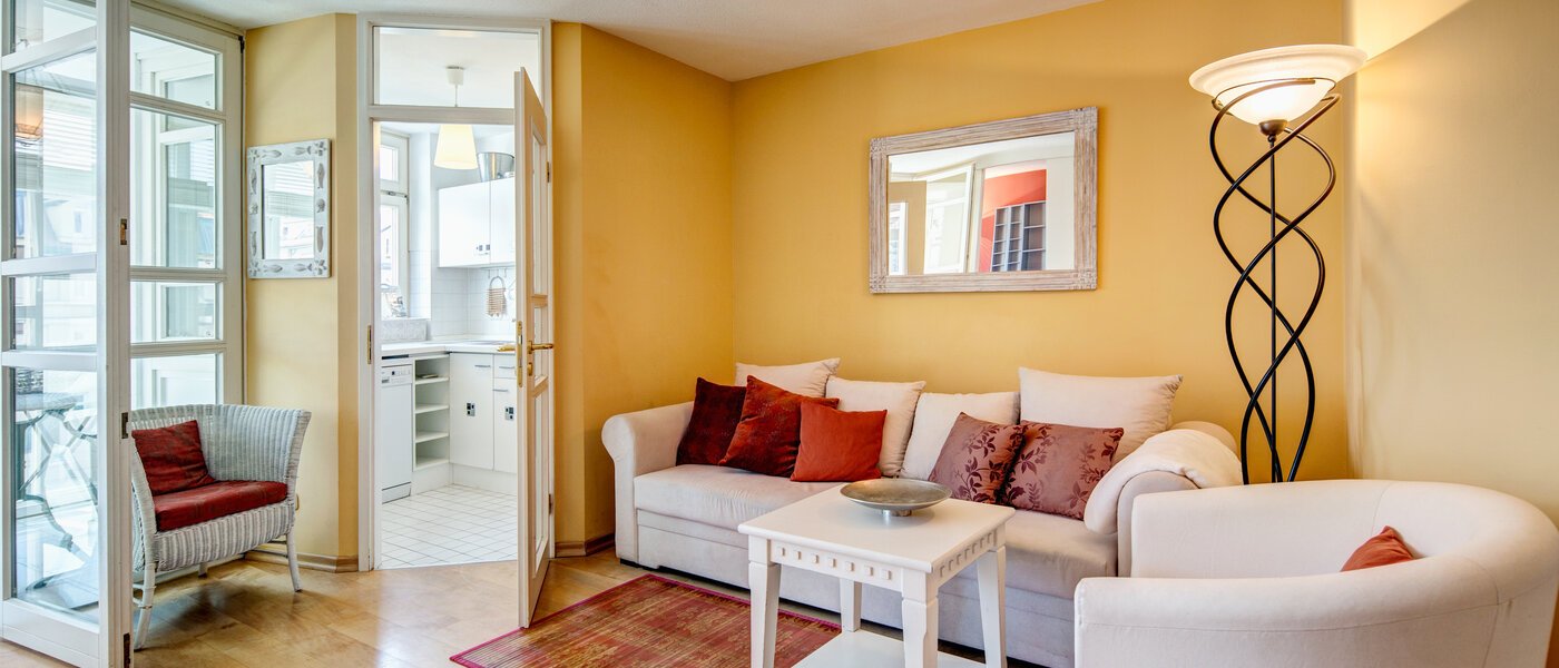 apartment München Schwabing-West (rund um den Bonner Platz) 01 living room 4912