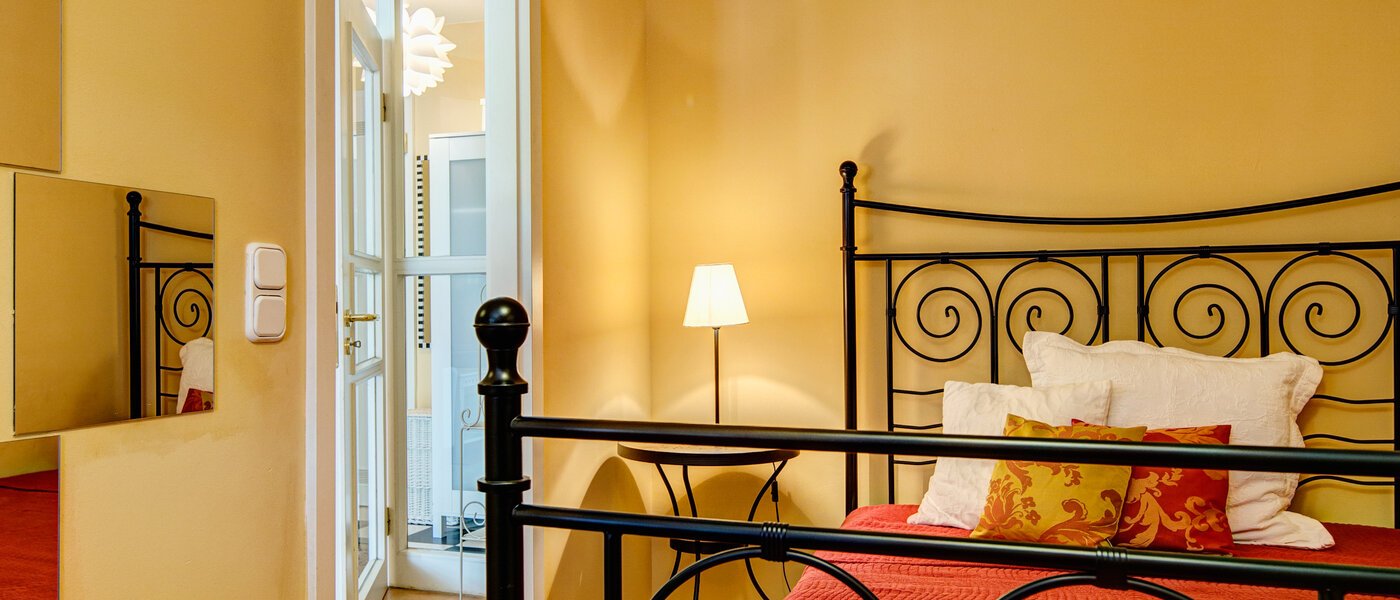 apartment München Schwabing-West (rund um den Bonner Platz) 02 sleeping area 4912