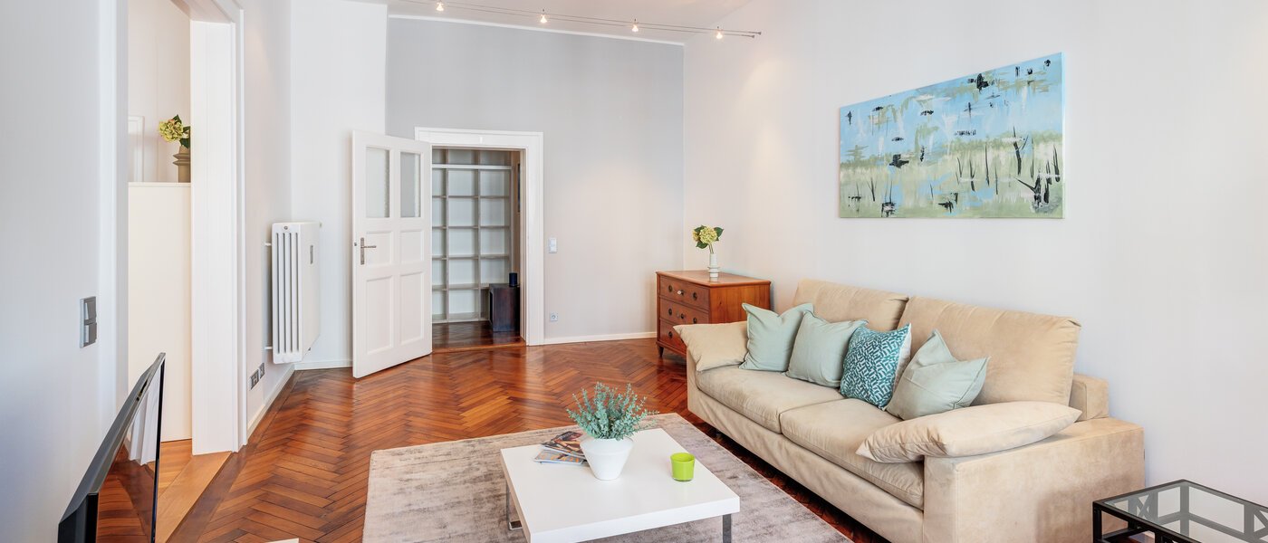 apartment München Schwabing (links der Leopoldstraße) 03 living area 4915